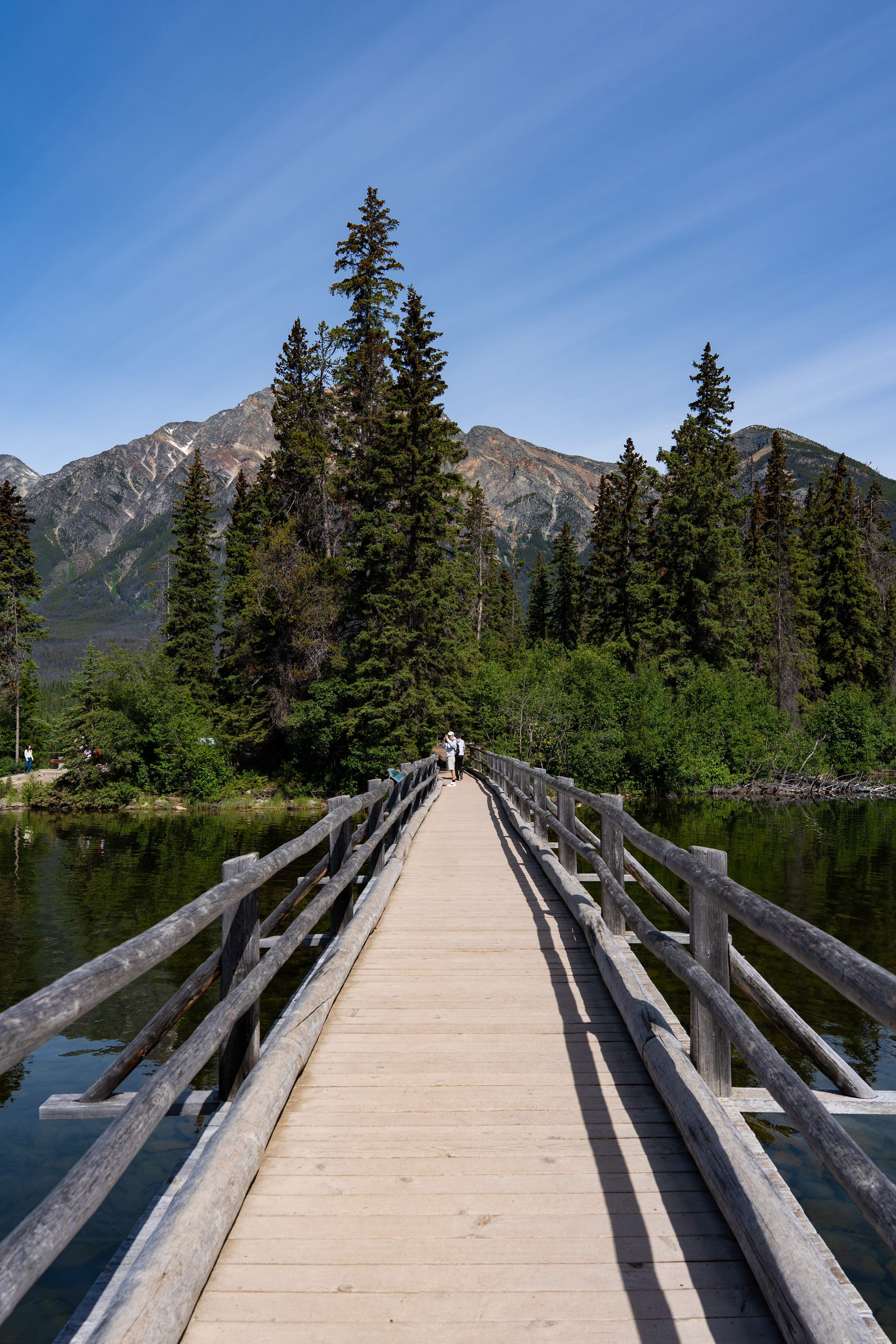 Pyramid Lake, Canada