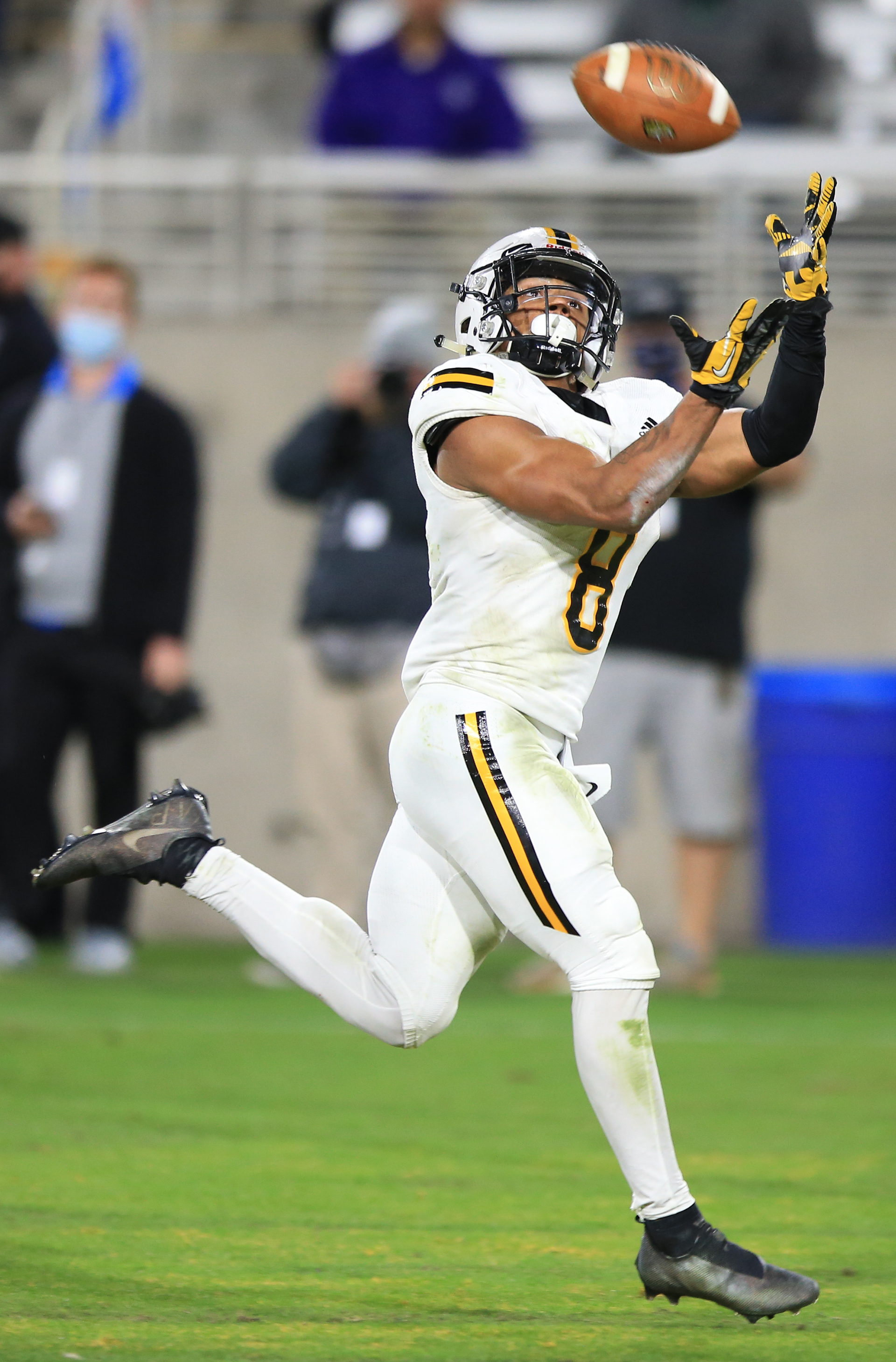 Saguaro wide receiver Javen Jacobs catches the go-ahead touchdown pass en route to a 20-15 victory over Chandler in the AIA Open Division Championship on Dec. 11, 2021 at Sun Devil Stadium in Tempe, Ariz.