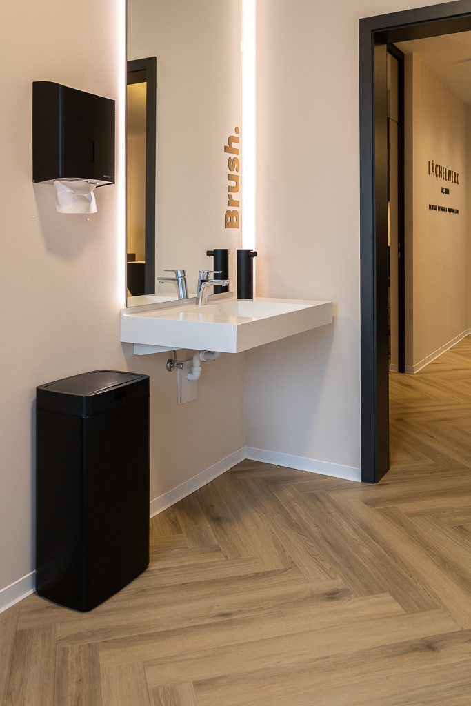 barrierefreie Unisex Toilette