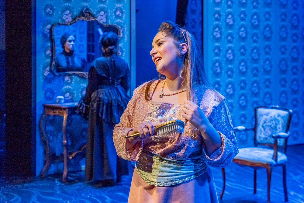 LatinUs Theater - Los Soles Truncos