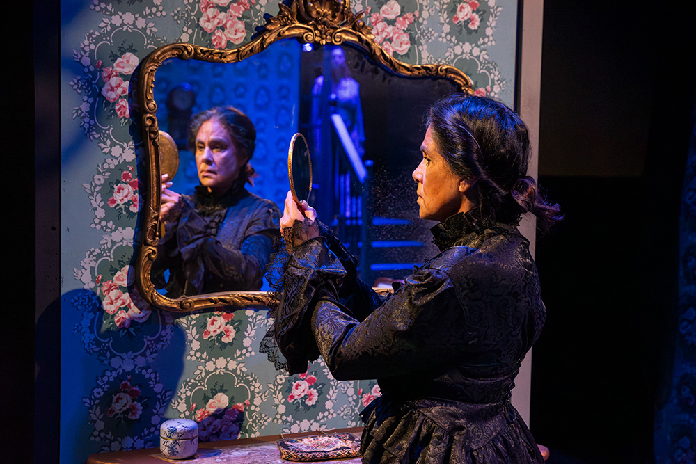 LatinUs Theater - Los Soles Truncos