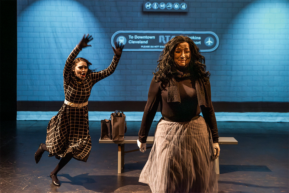 LatinUs Theater - Baños Públicos, S.A