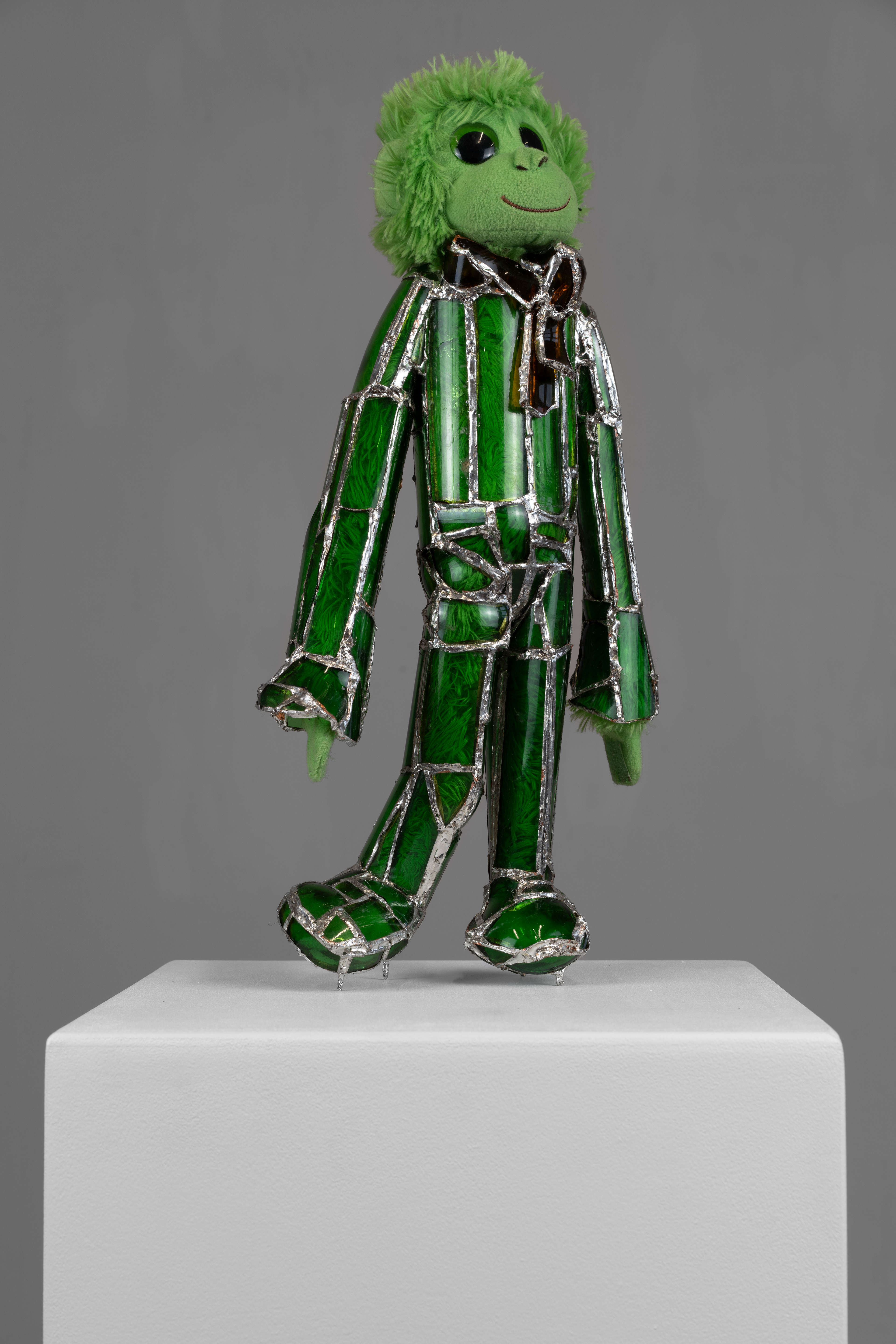Tarik Kentouche, Untitled, glass and textile