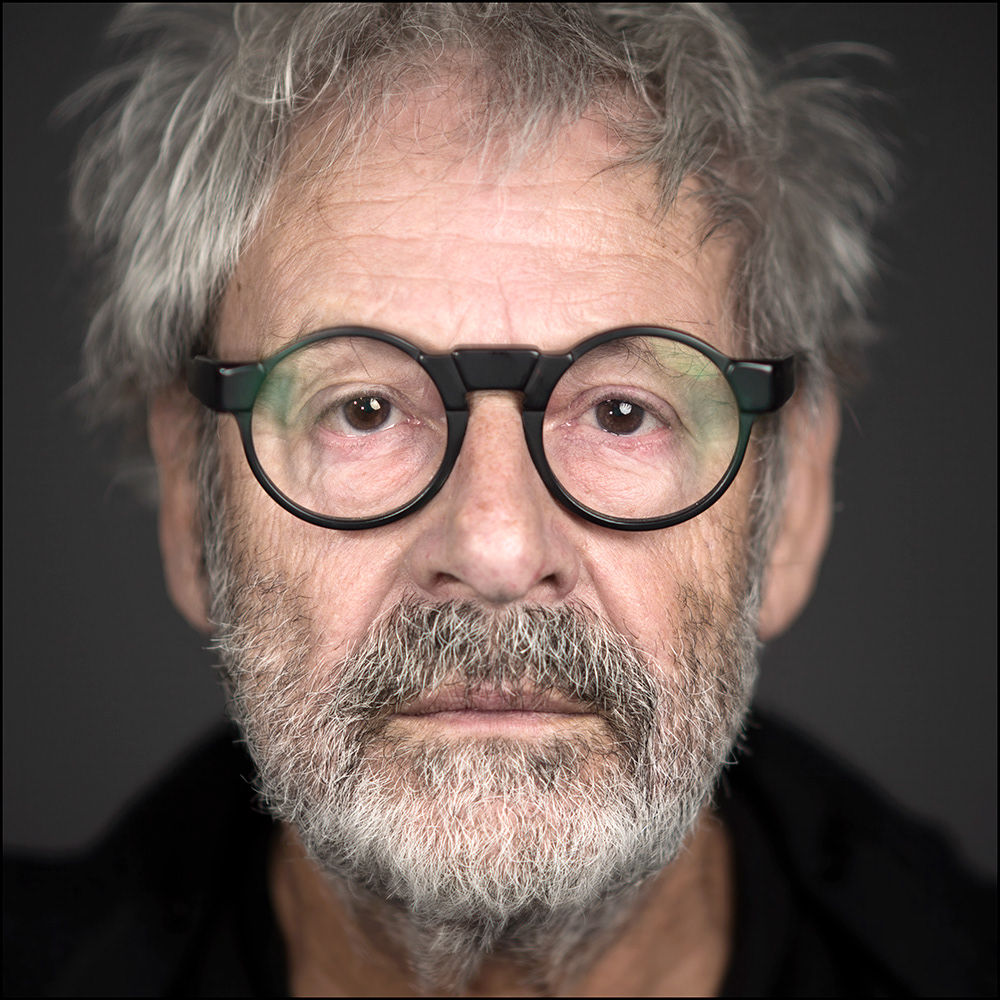 PEP LLAMBÍAS, sculptor