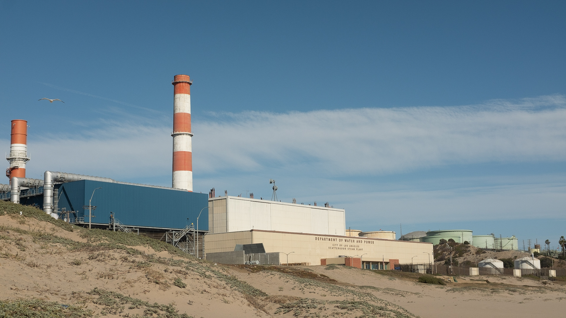 Ikeji Uju: Department of Water and power plant near an Los Angeles beach. Ikeji Uju Photography