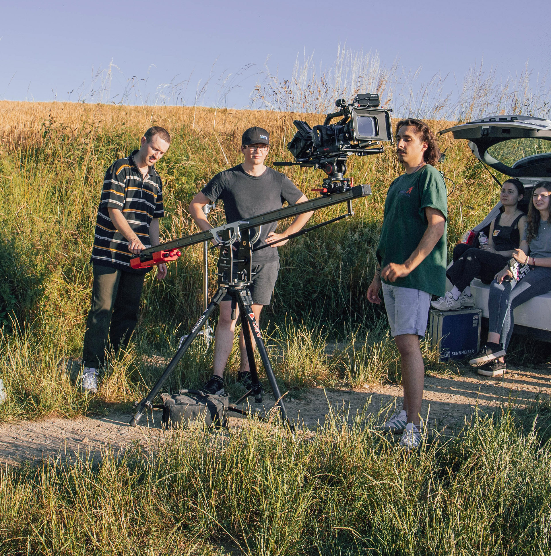 setting up the jib on the set of SCHEISSFREUND