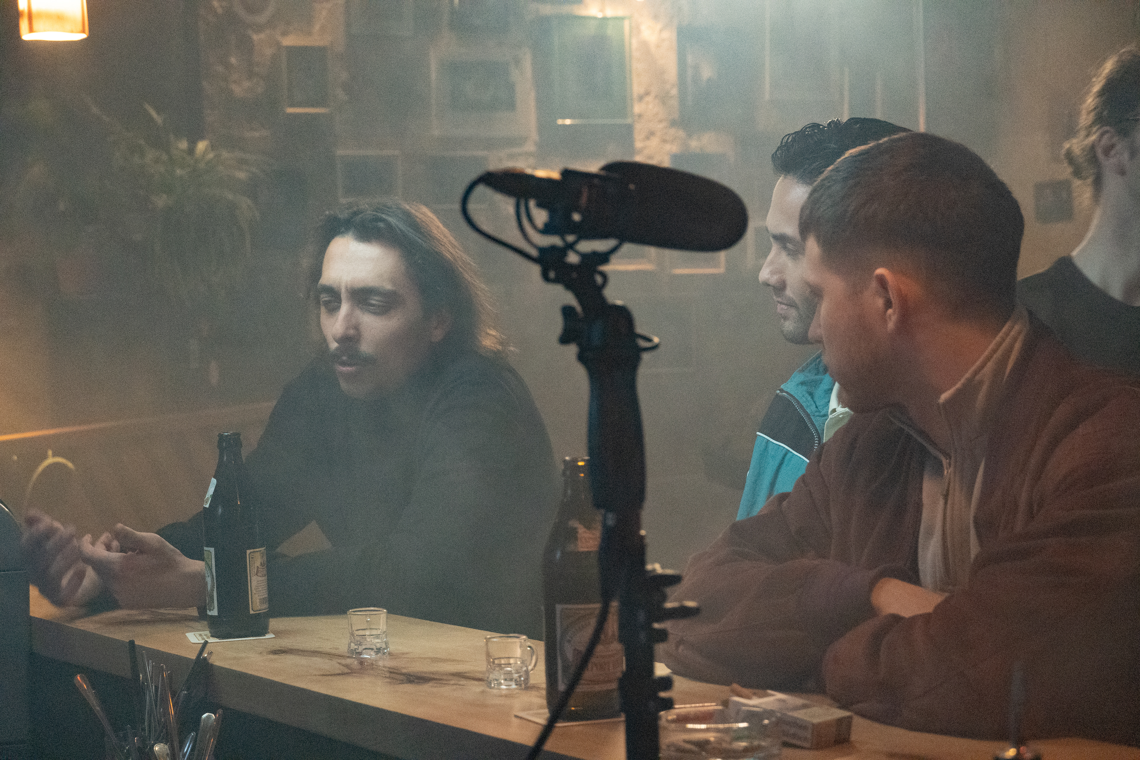 working with the leading actors Sebastiano Schweitzer and Conrad Ahrens in HART FRAGIL