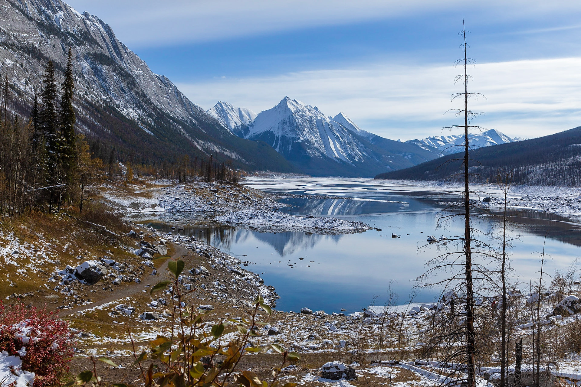 Medicine Lake, Alberta