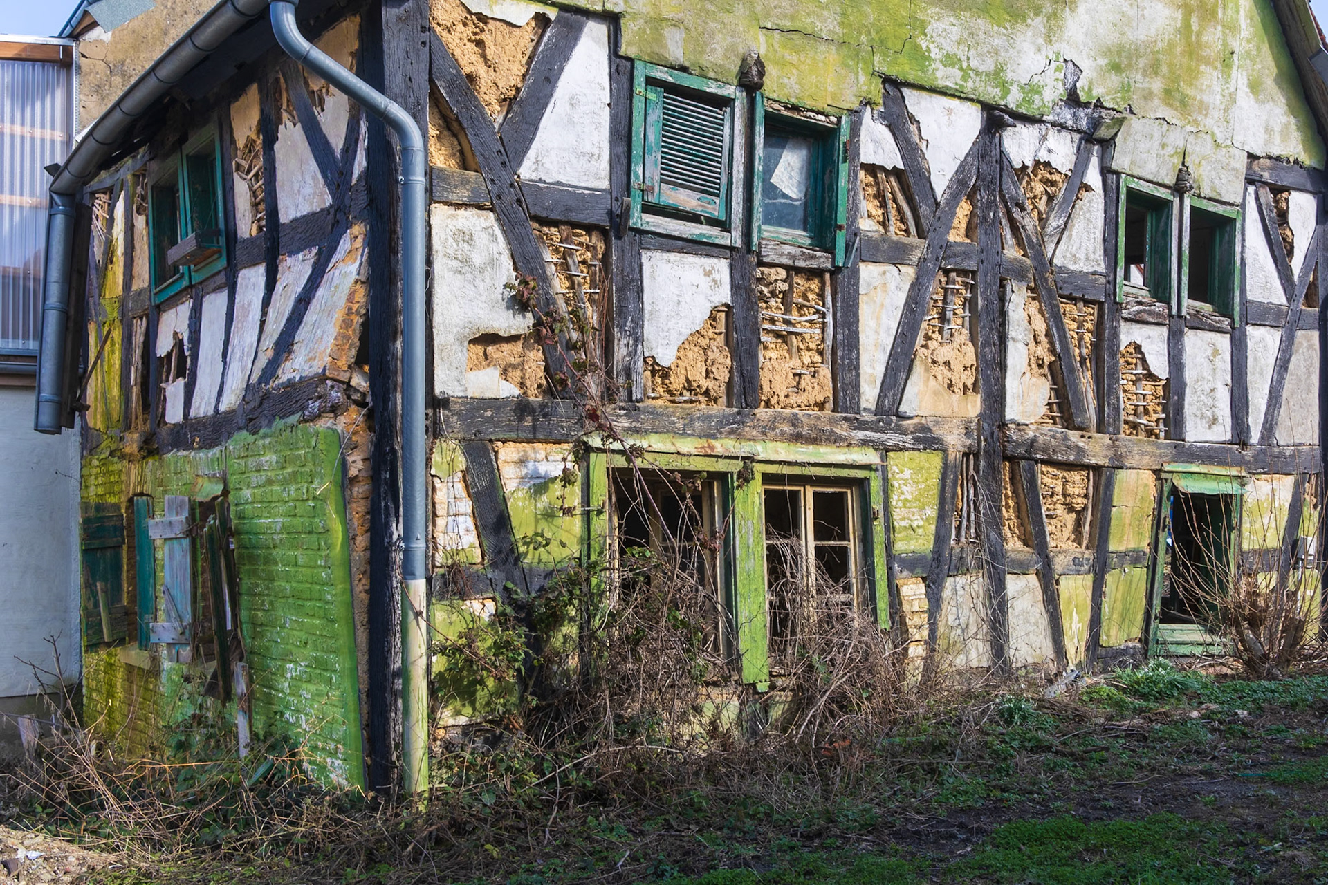 jetz jome es henge et Huus on luuren wat do loss es.