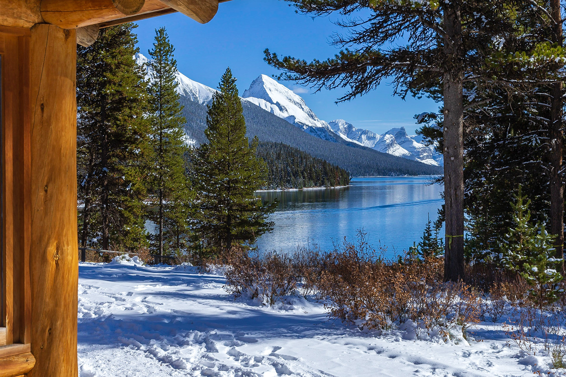 Maligne Lake, Alberta Canada