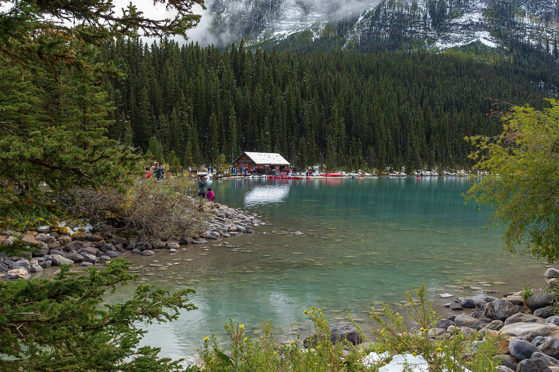 Am Lake Louise