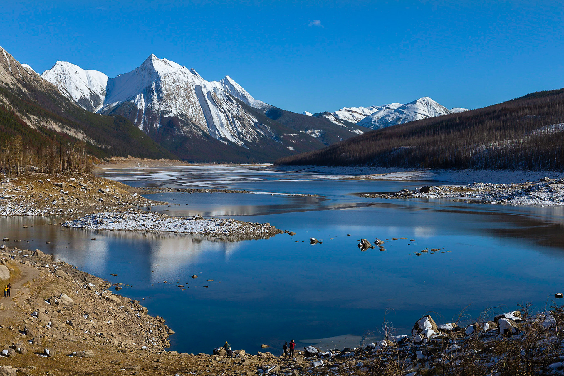 Medicine Lake, Alberta