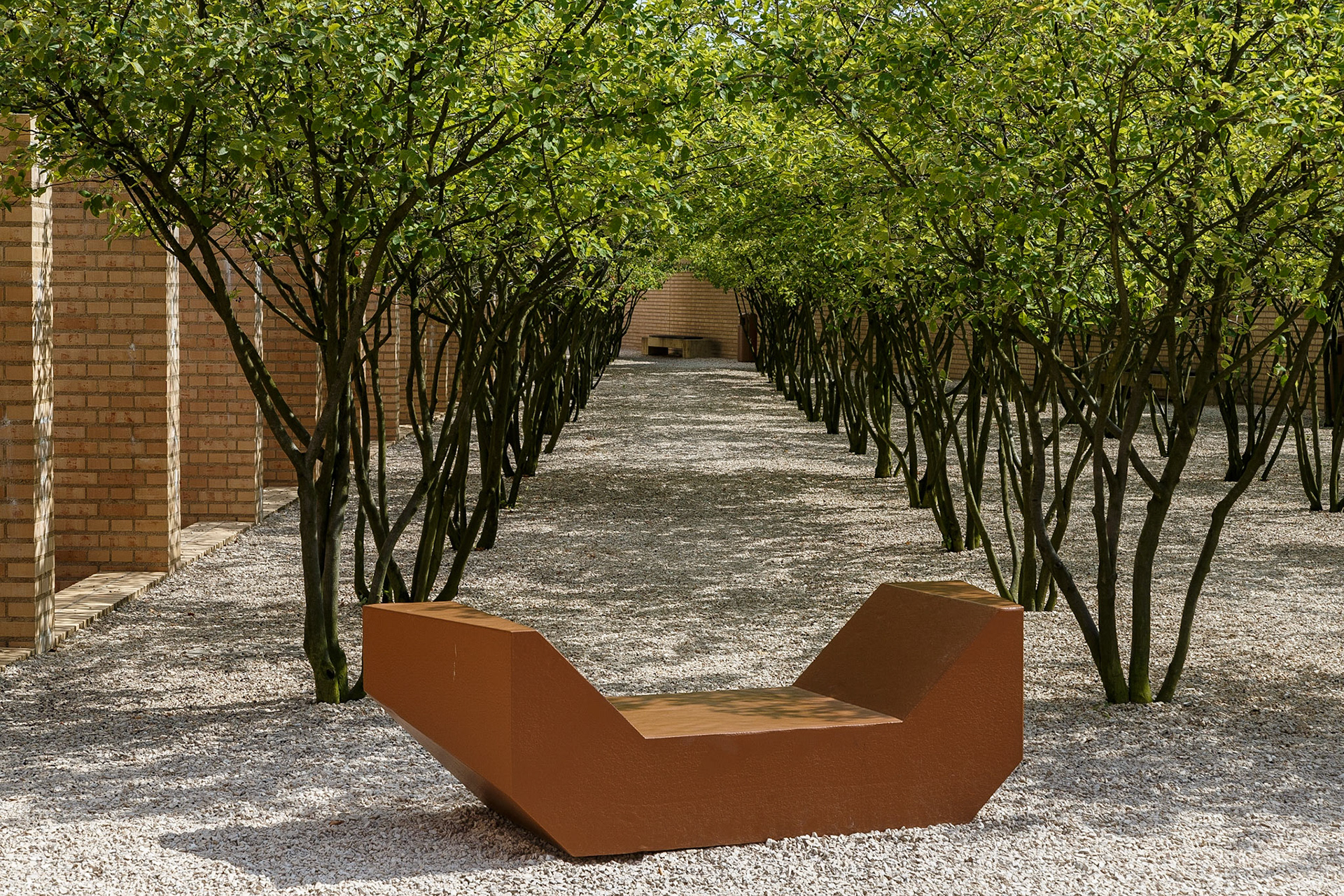 Moderne Parkanlage nahe des Peter-Kaiser-Platzes