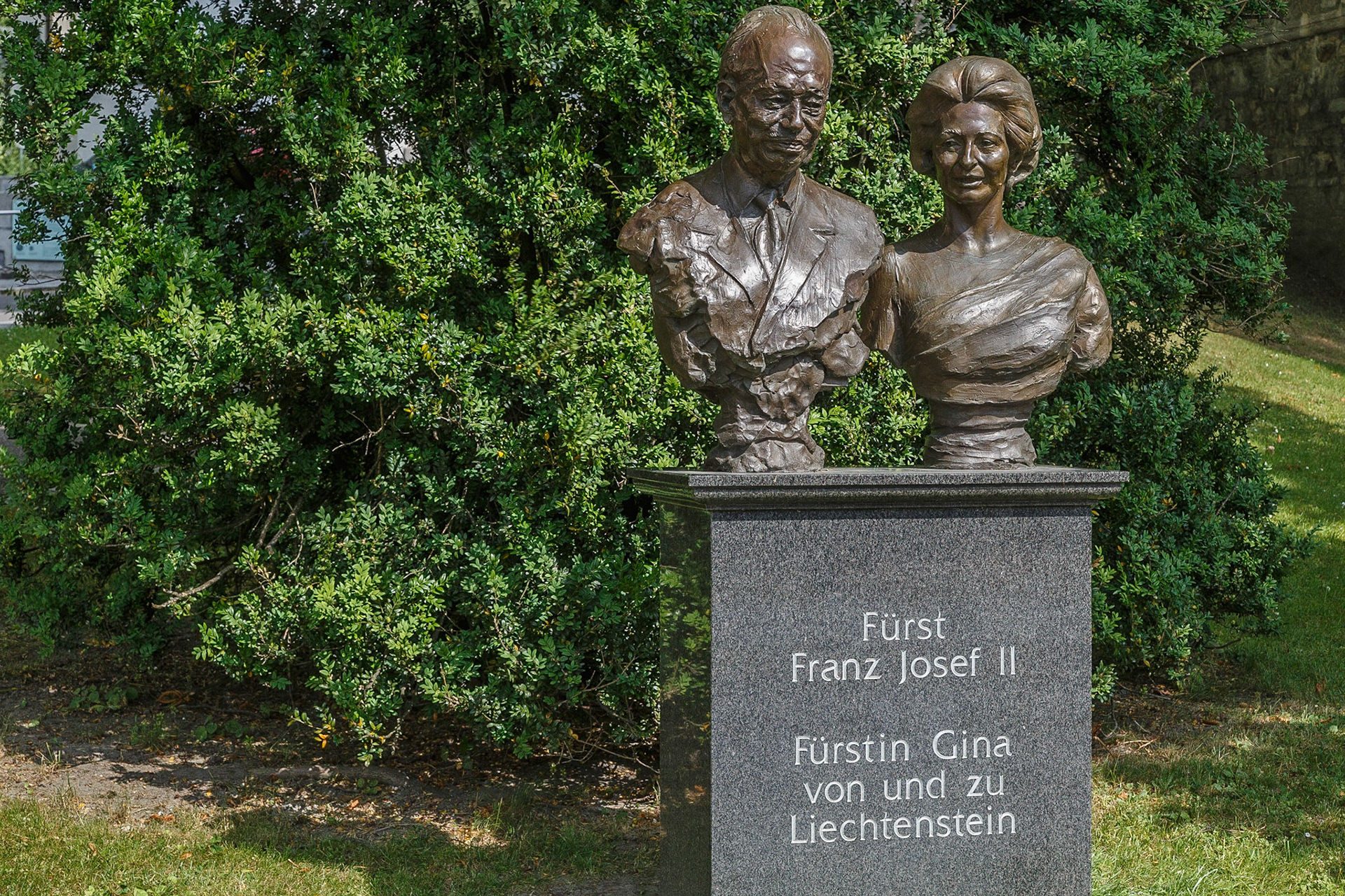 Das Herrscherpaar Fürst Franz Josef II und Fürstin Gina von und zu Liechtenstein