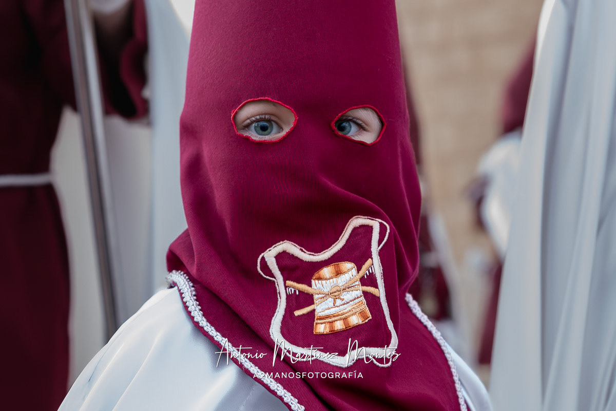 Finalista en el X Concurso de Fotografía de Semana Santa de la Roda. Memorial Mariano Jávaga 2026, Promovido por la Asociación Fotográfica Panorama.