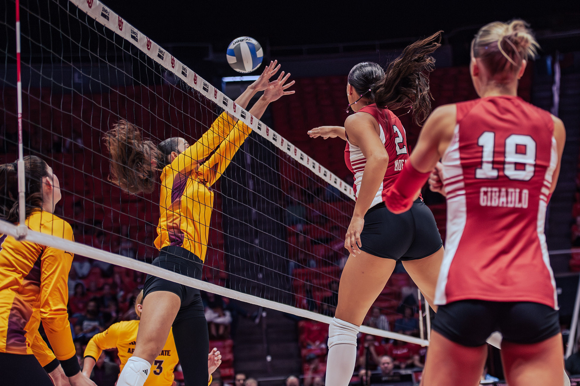 Emrie Moea'i (#2) and Kamryn Gibadlo (#18)