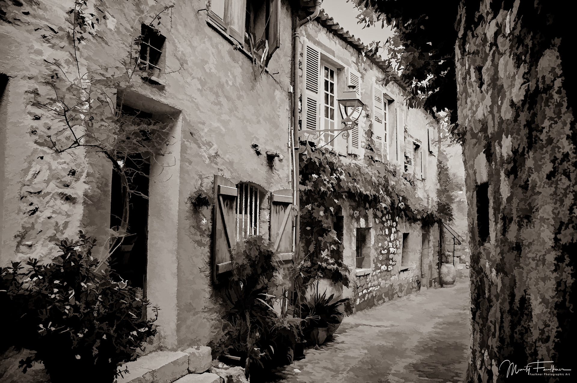 A quiet lane in Nice, France