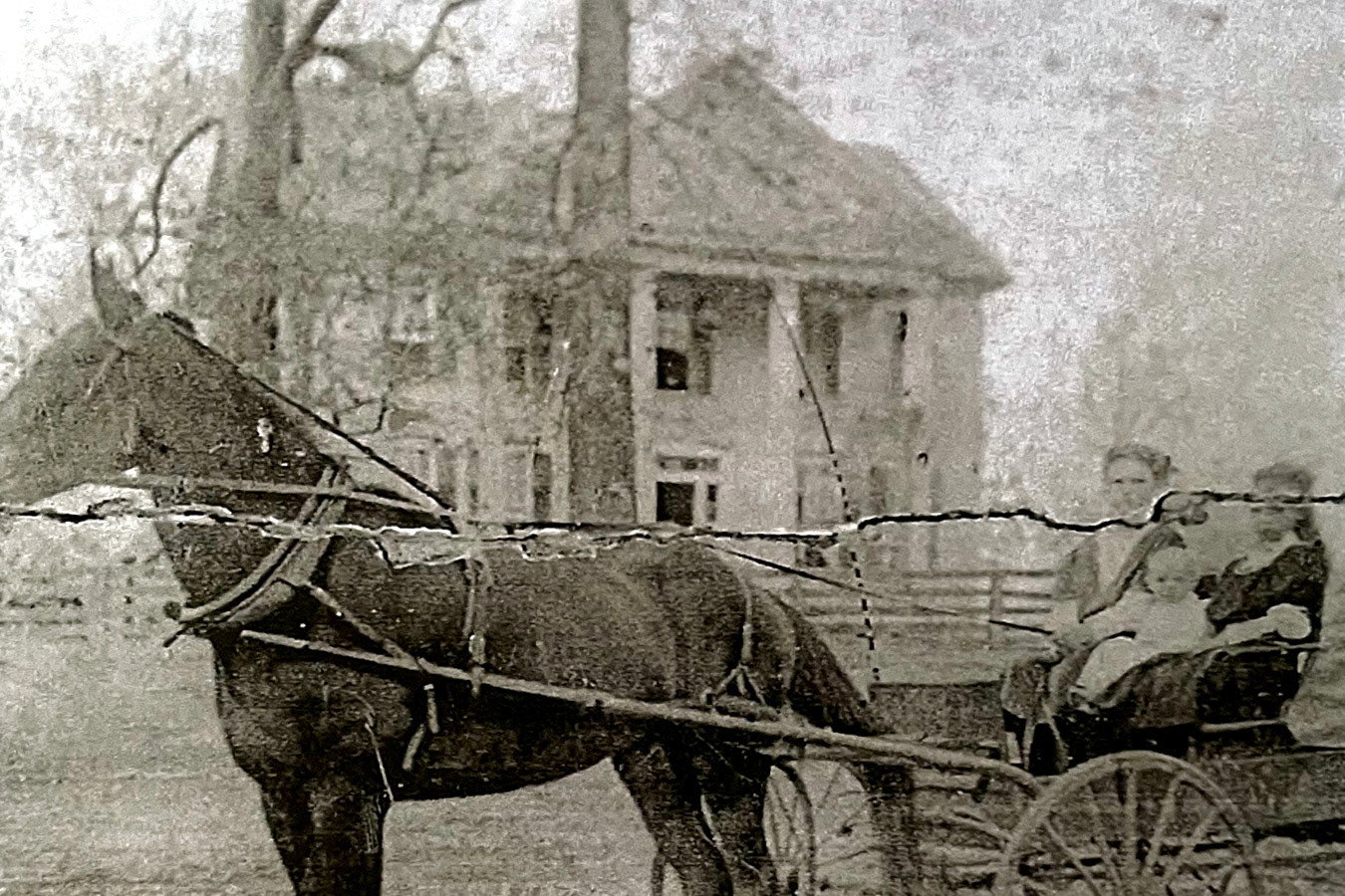 The James Brice Clowney House in Winnsboro, South Carolina, where Clowney’s great-grandfather grew up, shown in its early years. Photographer Once Known, Courtesy of Clowney Family Archives