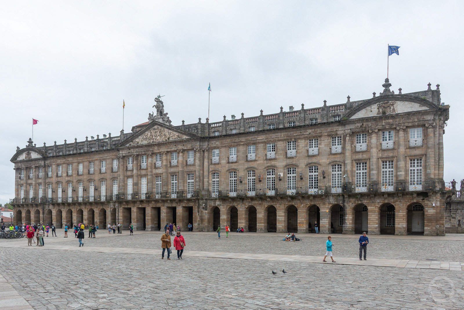 Palacio de Rajoy -Pazo de Raxoi en gallego- oeste de la plaza del Obradoiro,  sede del Ayuntamiento de Santiago de Compostela, España.