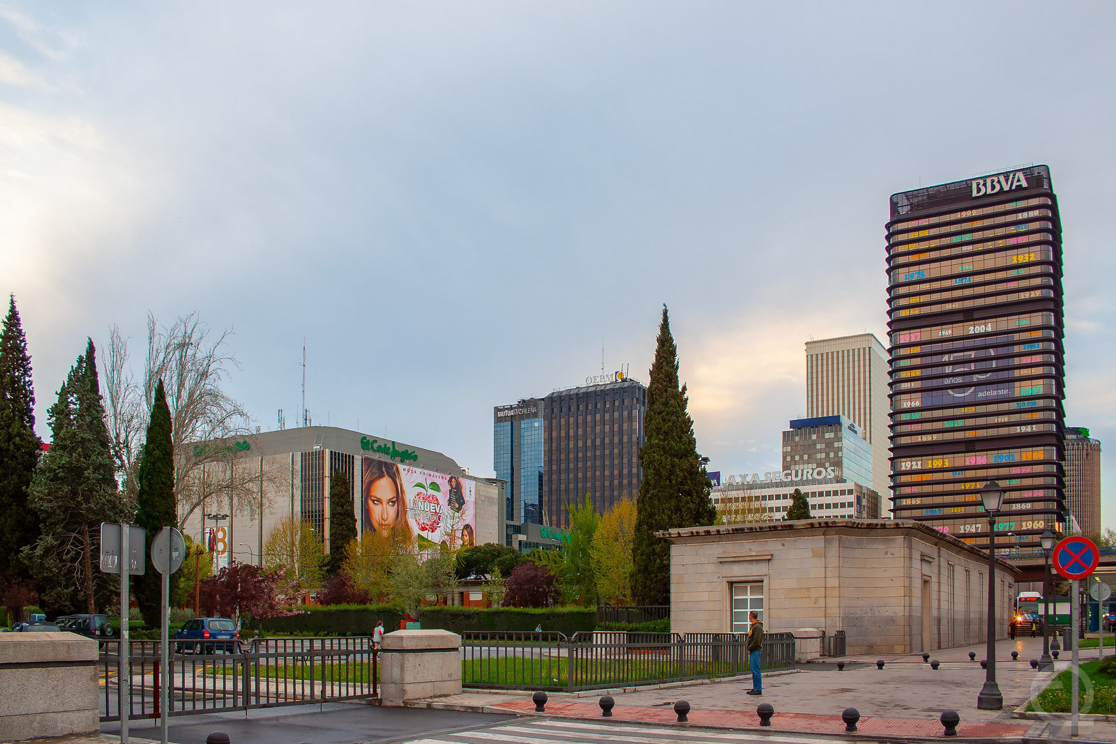 Paseo de la Castellana, Distrito Financiero AZCA, Madrid, España.