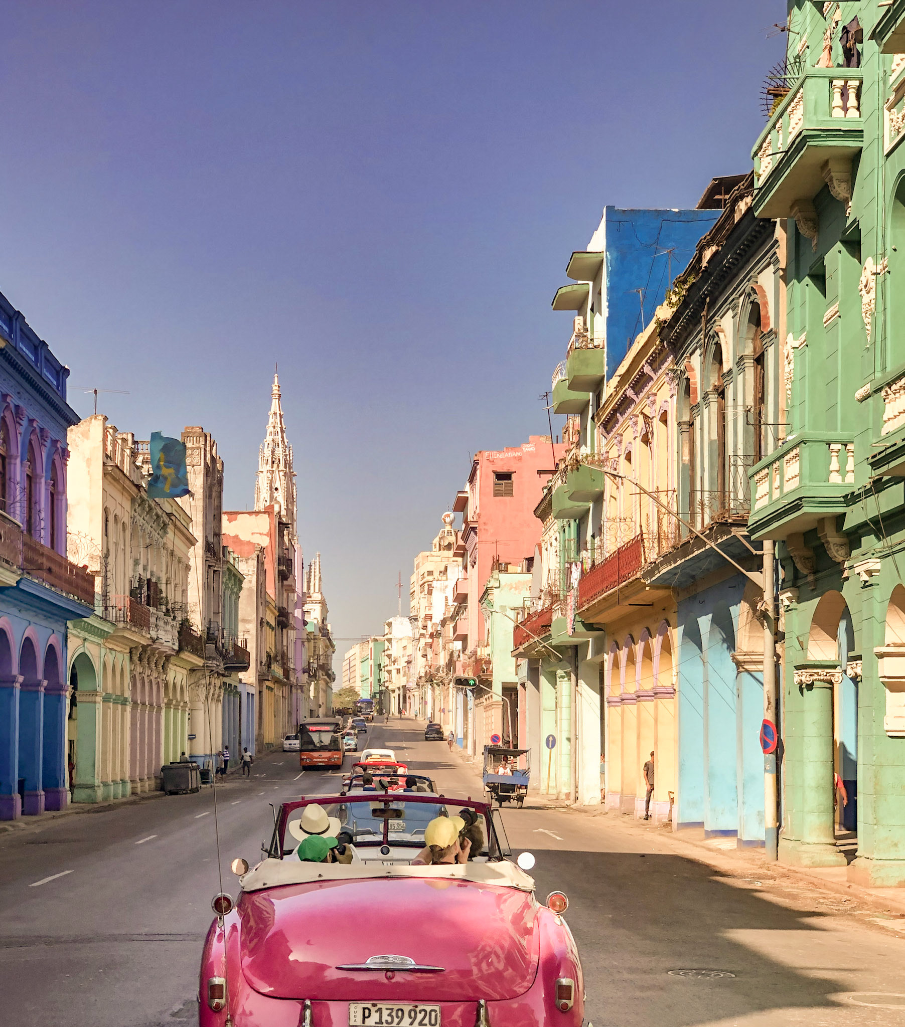 25. Color in Havana.