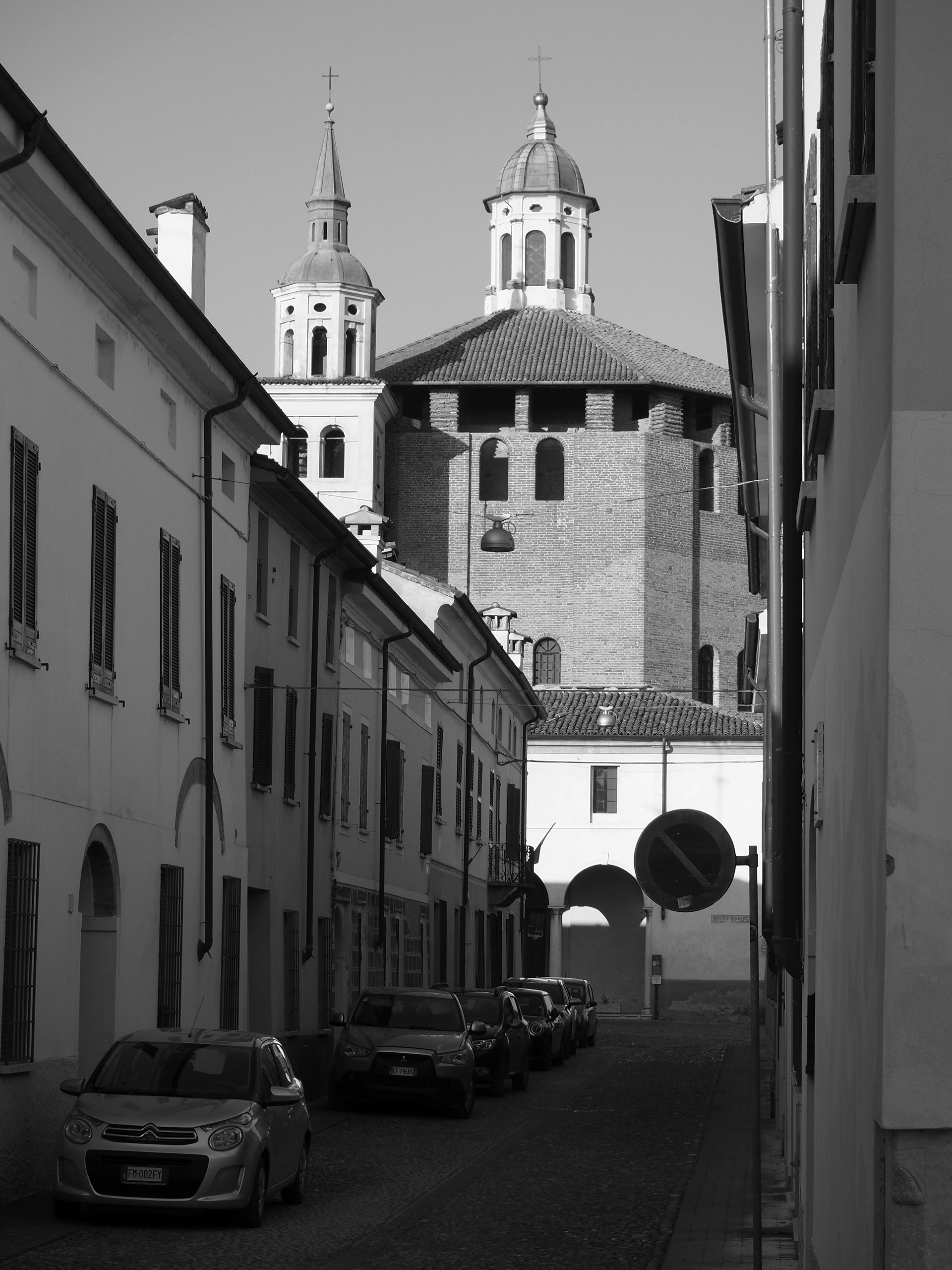 the church protagonist in the urban context