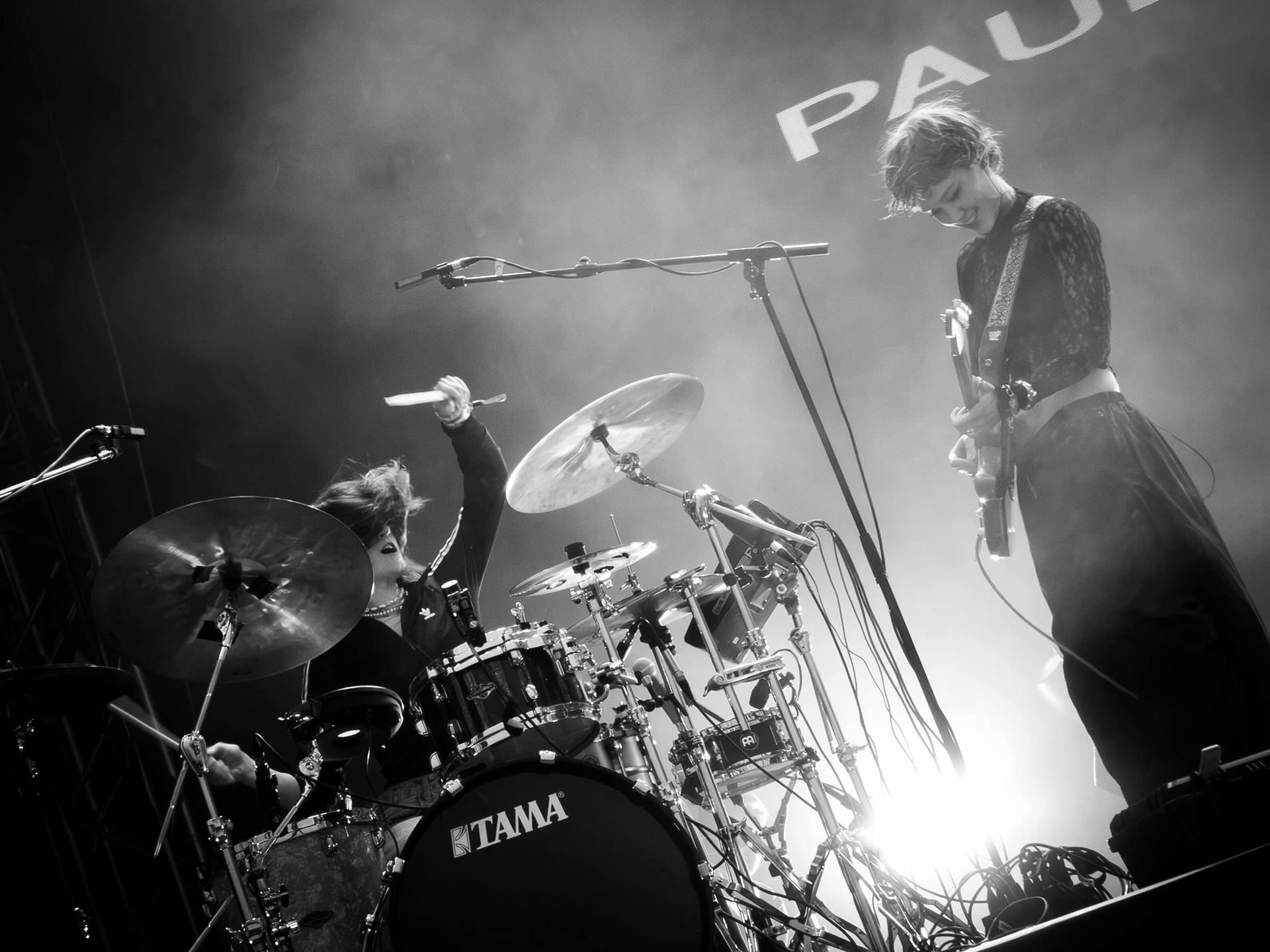 Paula Engels und ihre Drummerin Enya Specht