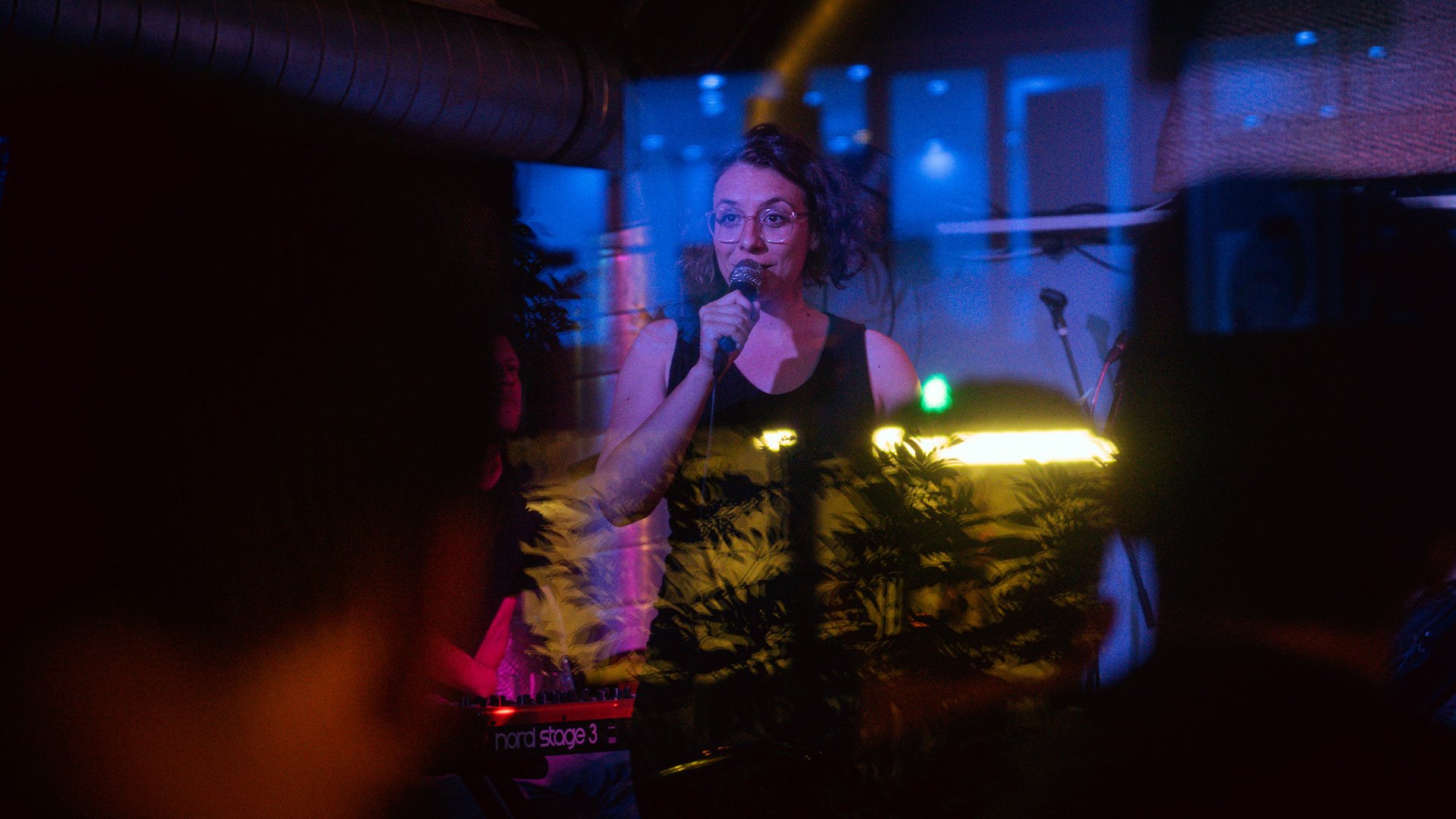 0816acoustic host SARA FILIPOVA (c)Sonority