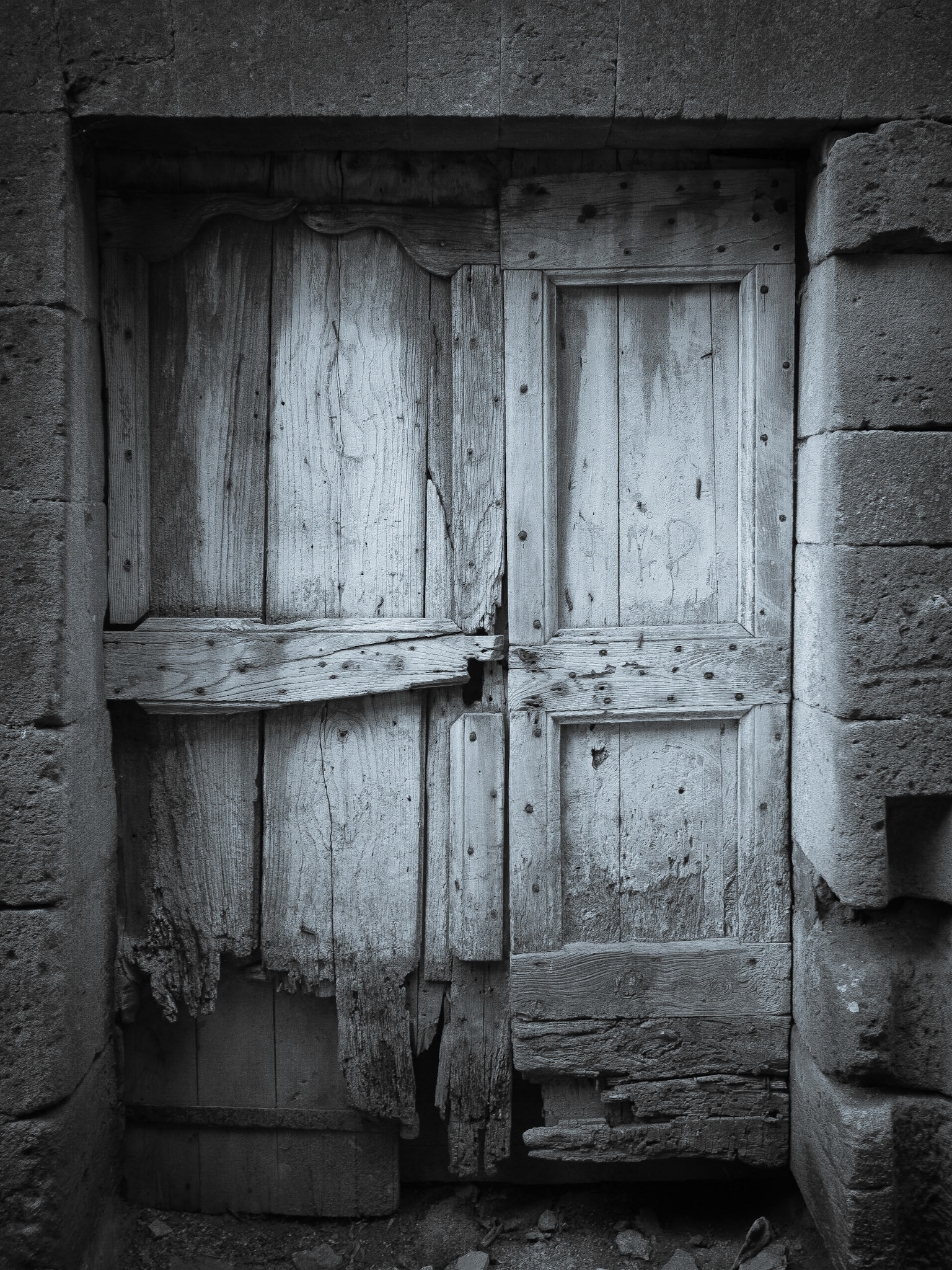 Old door in Sarlat la Caneda
