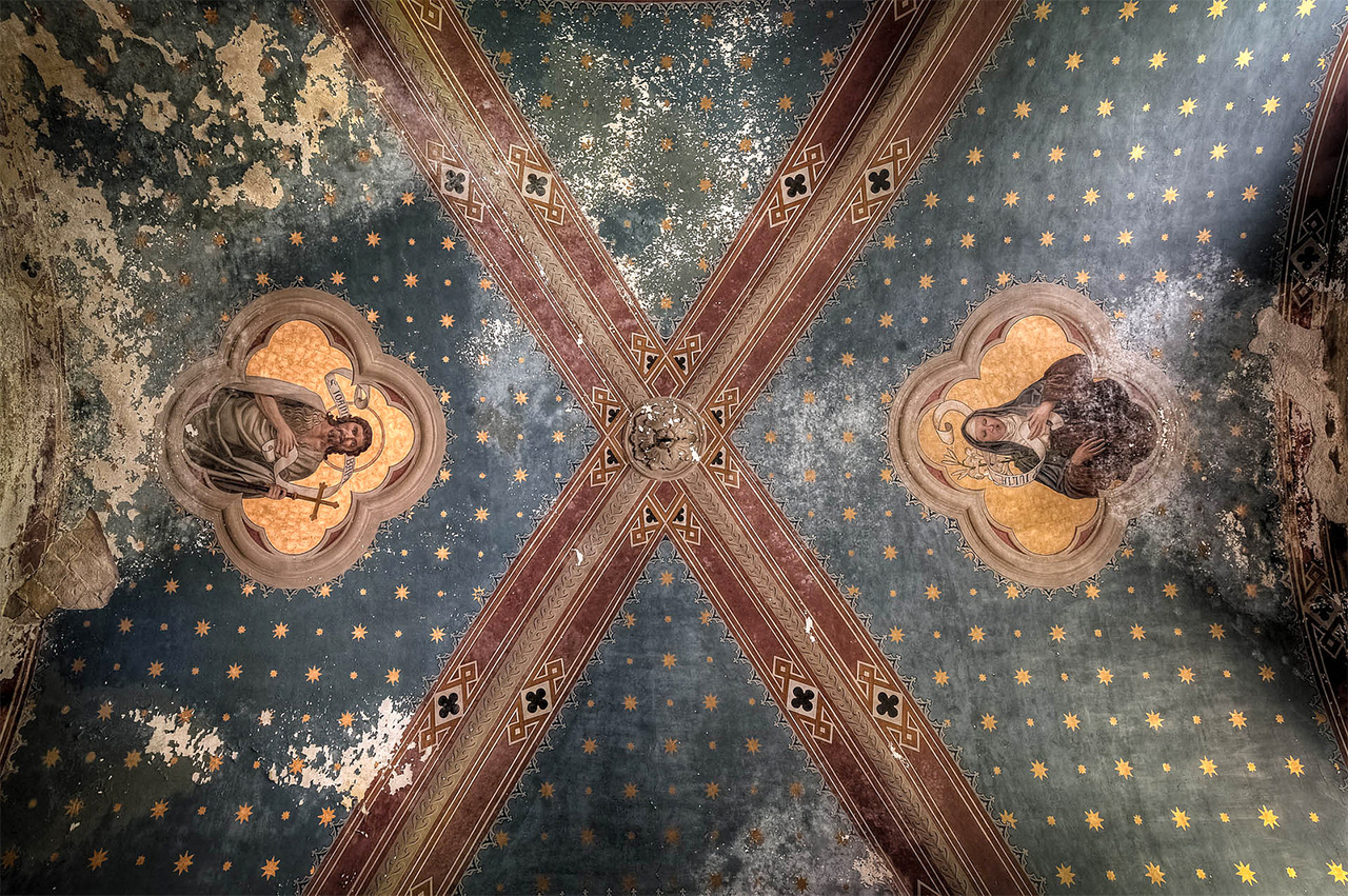 Between You and I / Chapel, Cloister, Italy