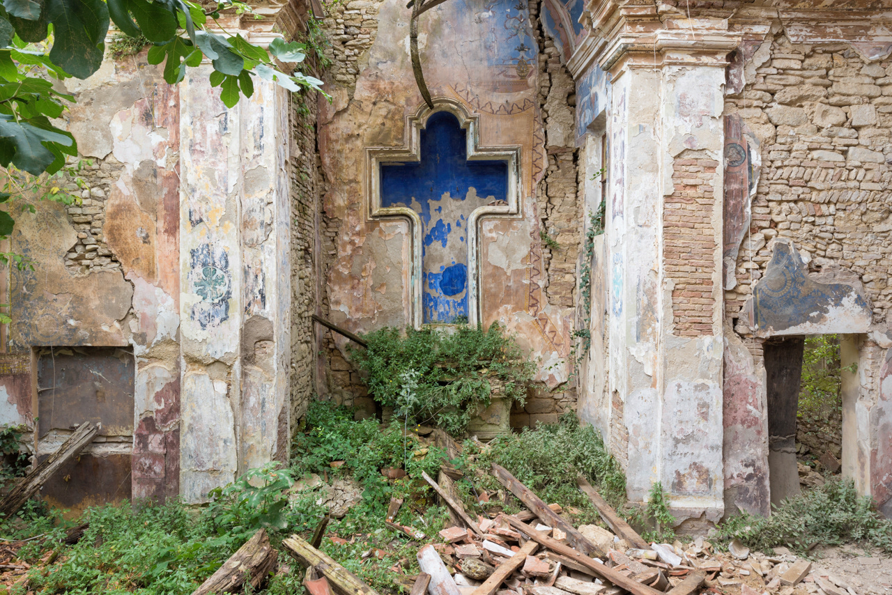 Blues to the soul / Église abandonnée, Italie 2016 / © Francis Meslet