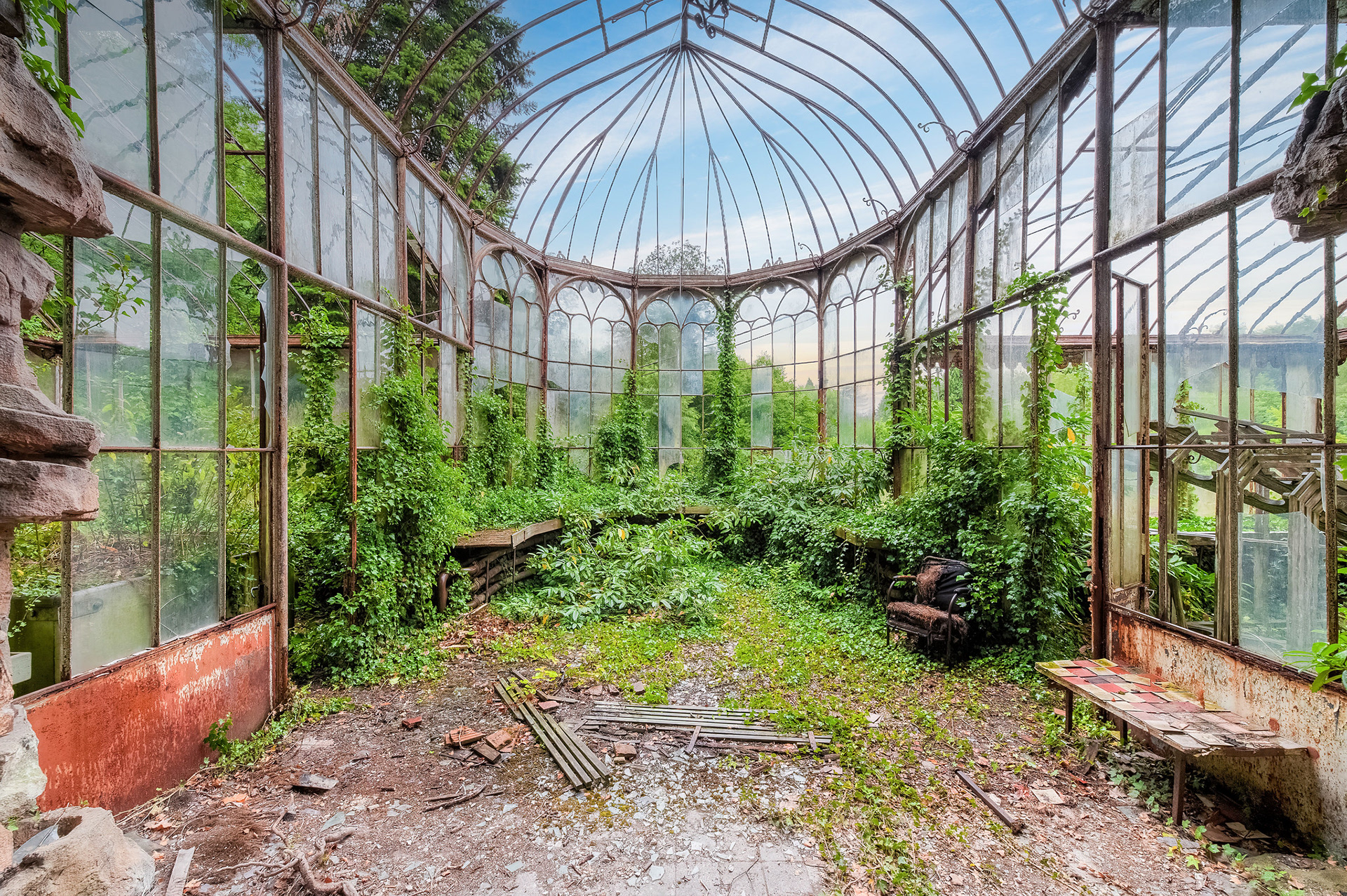 Jardin divers avarié - Chateau abandonné, Belgique