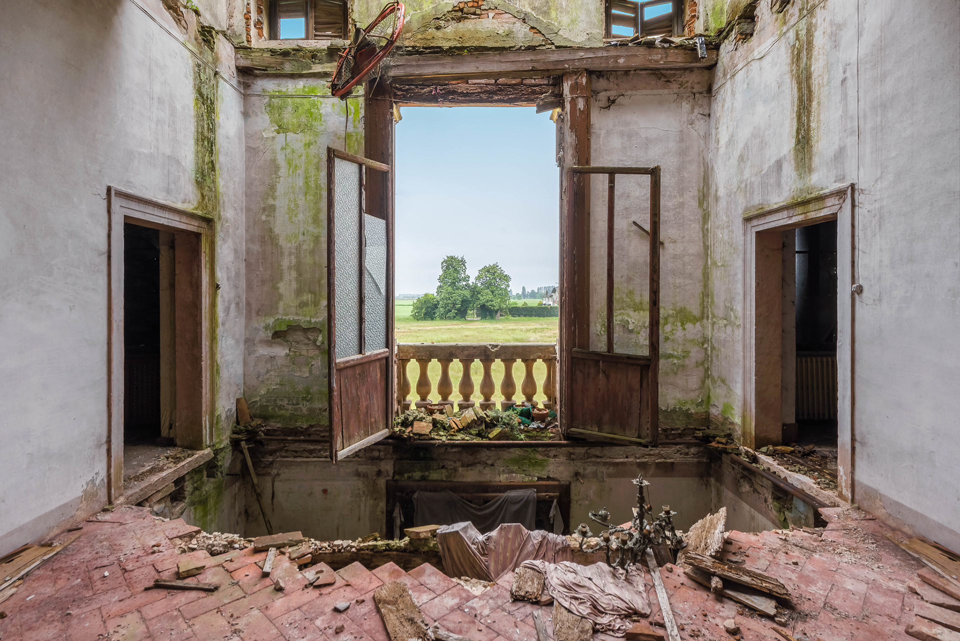 Chérie va fermer la fenêtre - Palais abandonné, Italie