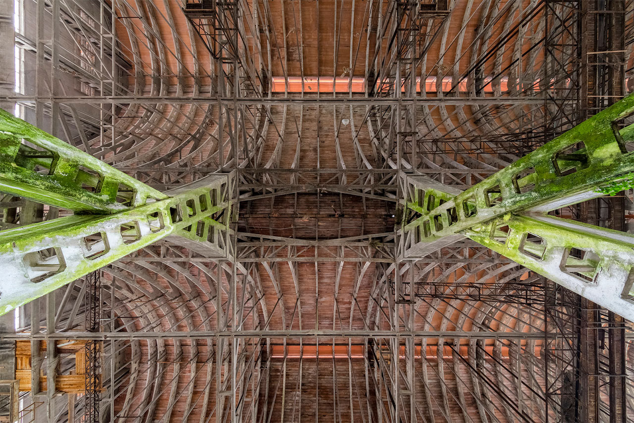 XXL / Industrial Warehouse, Italy