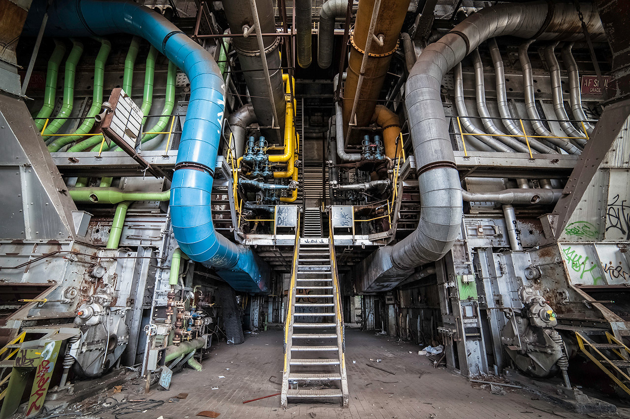 Atlas portant le monde  / Power Plant / Luxembourg