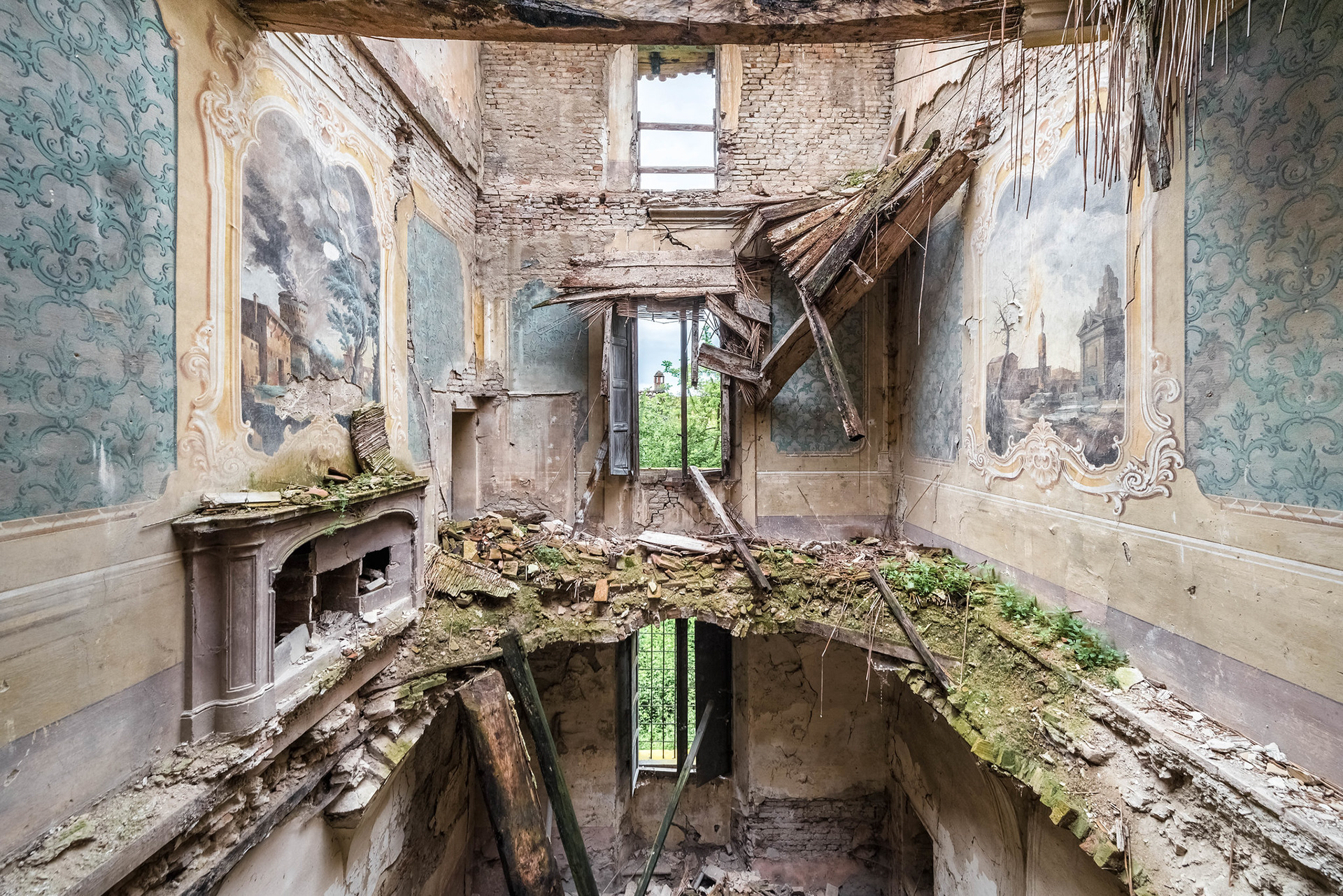 Glissement sous tes reins - Villa abandonnée, Italie