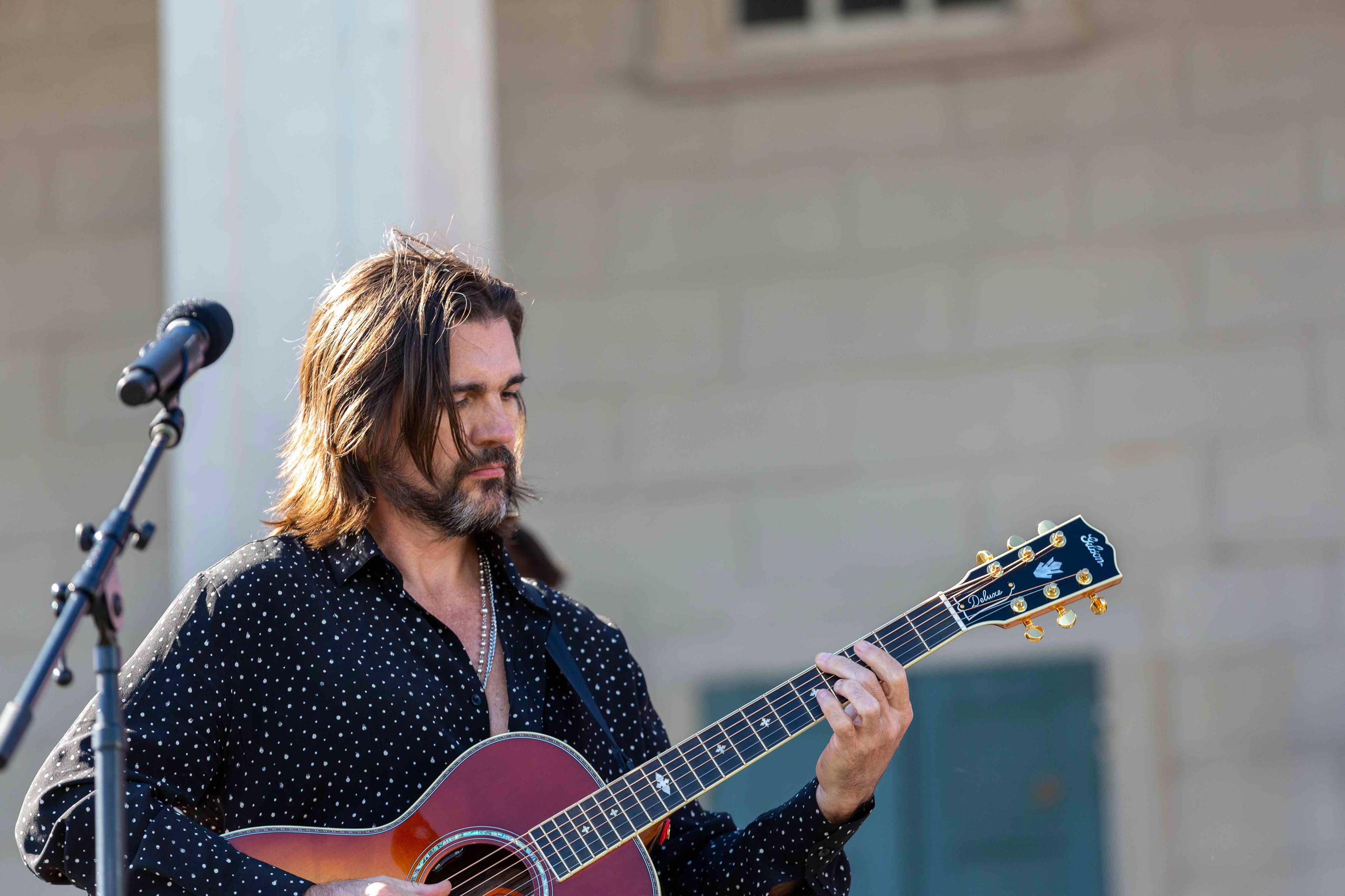 Juanes. Rehearsal for PBS' United In Song Concert