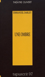 Longtemps on passe tout contre ces hommes et femmes qui dans les rues sont inutiles. On les regarde, on tend l'oreille. Longtemps on garde à portée de main, un bout de journal, un fait divers, un homme à l'amour irraisonné. Un jour on réunit les deux, on trouve le lien qui les unit et de ce lien naît Une ombre : un homme, dans une rue, immobile, le poids d'un immeuble contre son dos, le poids d'un trop lourd secret sur les épaules.