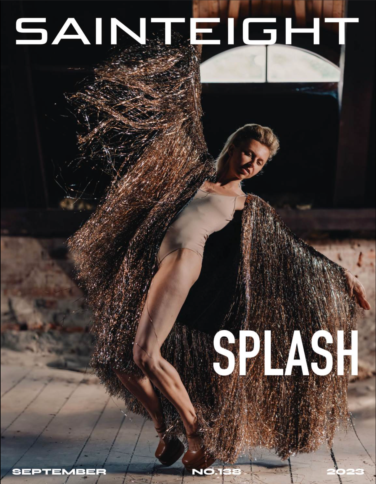 SPLASH! Model: Agnieszka Fafuła; MUA, hair: Kasia Maria Kramnik @Face Freak Art; Creative director: Monika Bojsan; Światła i cienie Pałacu w Bożkowie; Fashion designer: TorriDesign.com