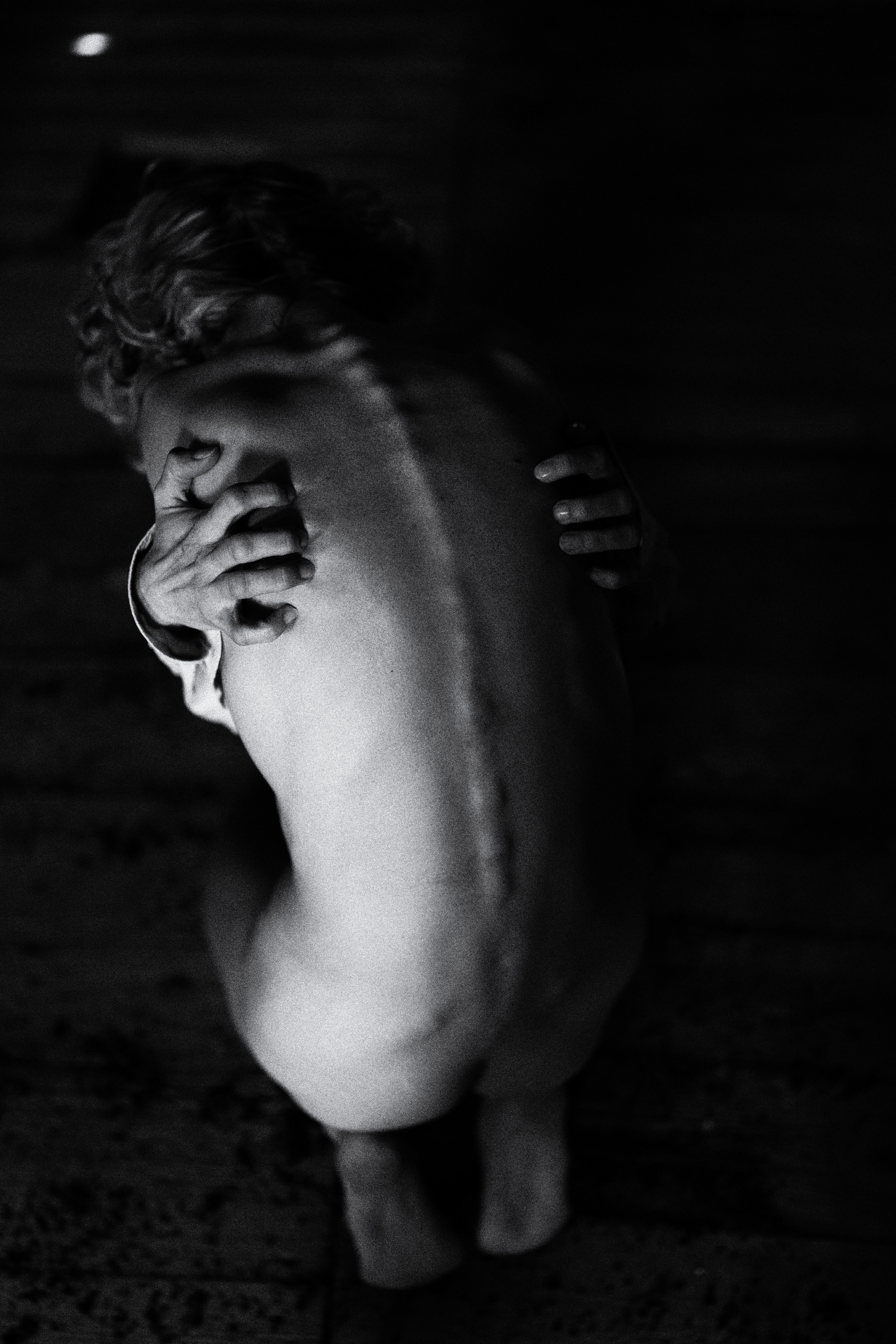 I niech głaszczą cię obce dłonie, model: Agnieszka Fafuła