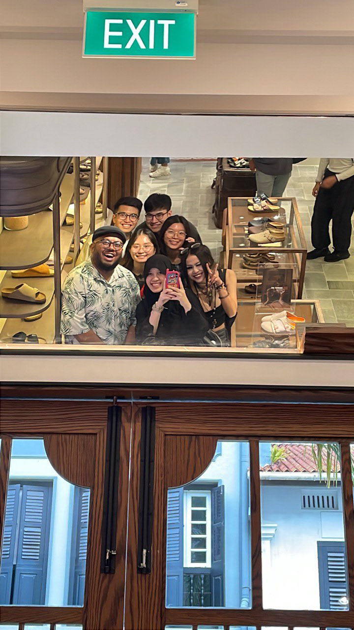 First Meeting and Walking Tour Experience