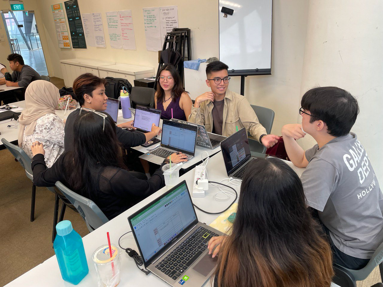 Team disscussions at weekly consults