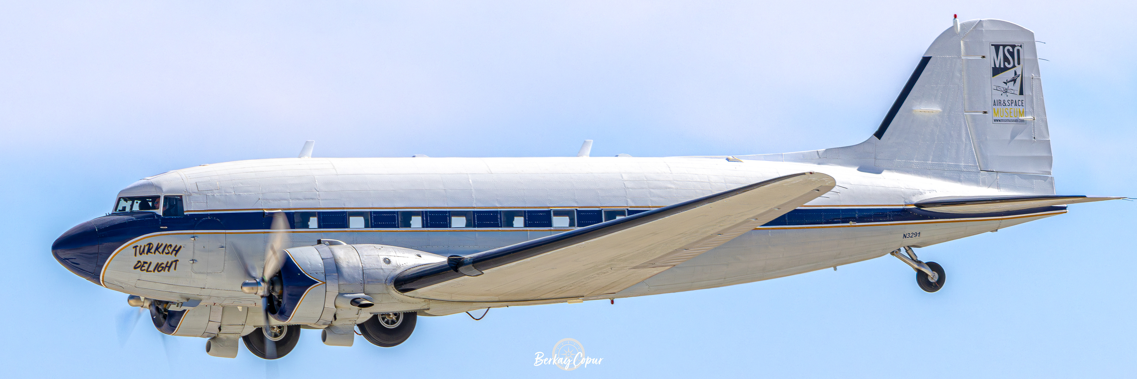 1940 Douglas DC-3 “TURKISH DELIGHT”
