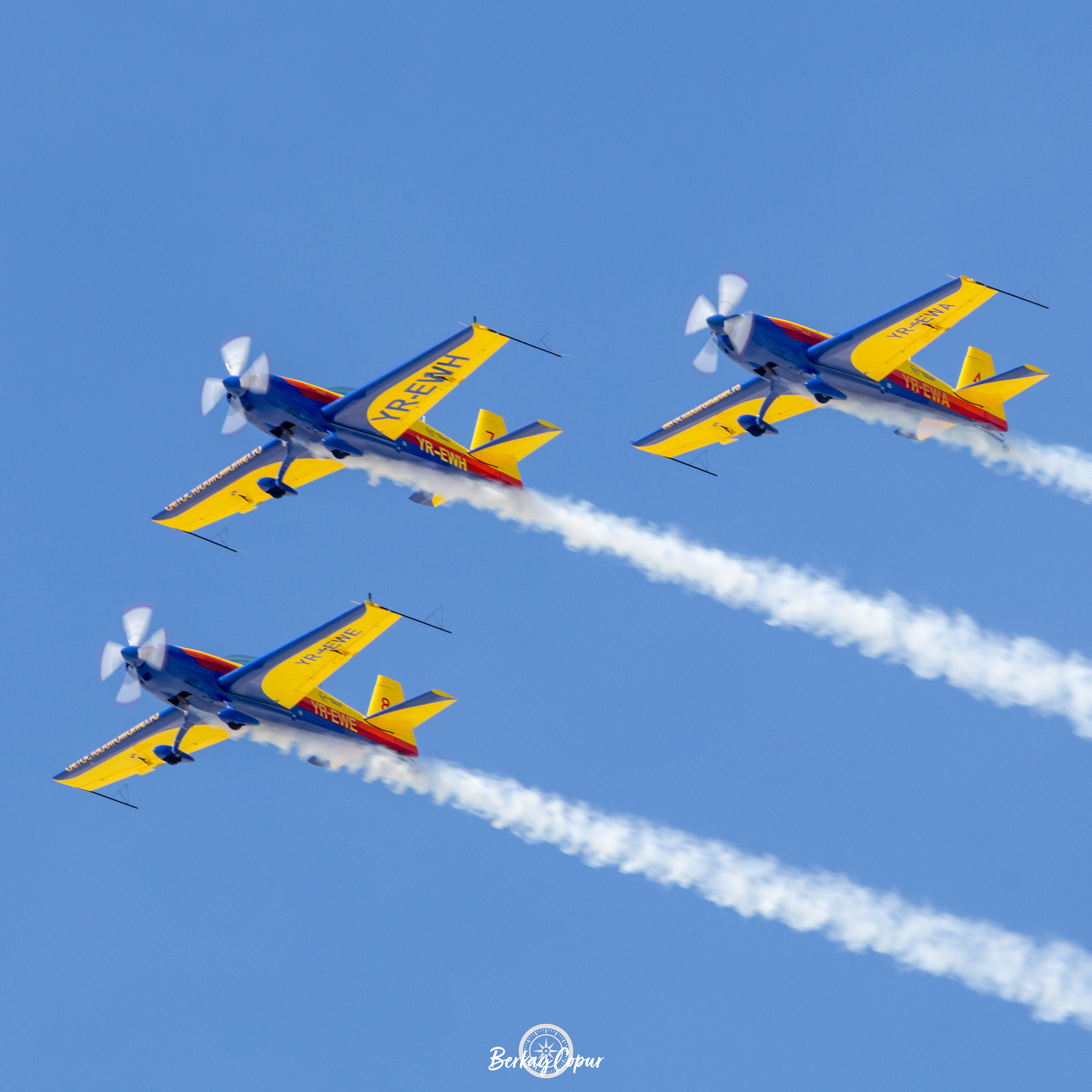 Hawks of Romania / Extra 300L