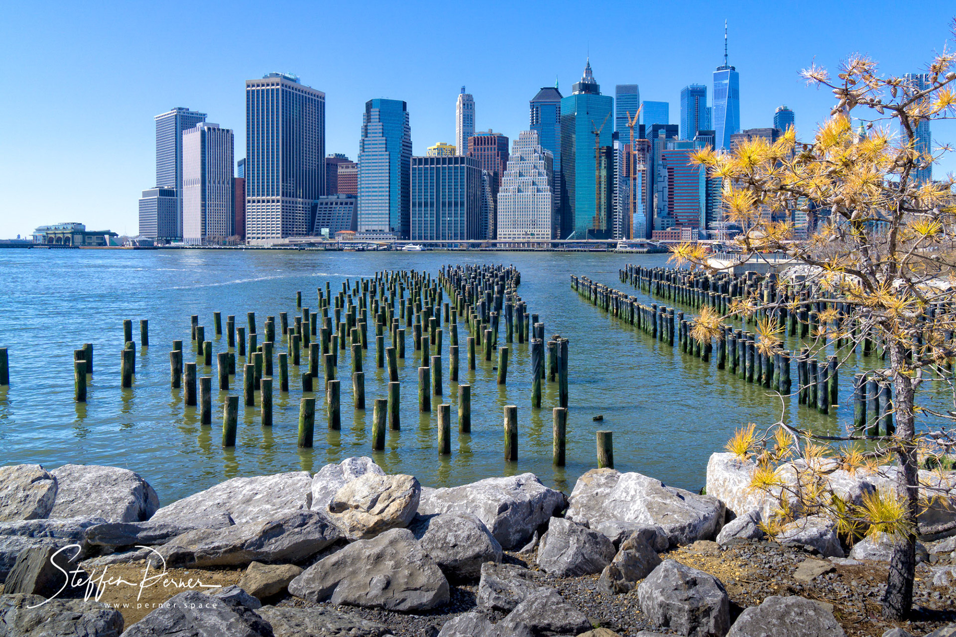 Manhattan skyline from Brooklyn Bridge Park