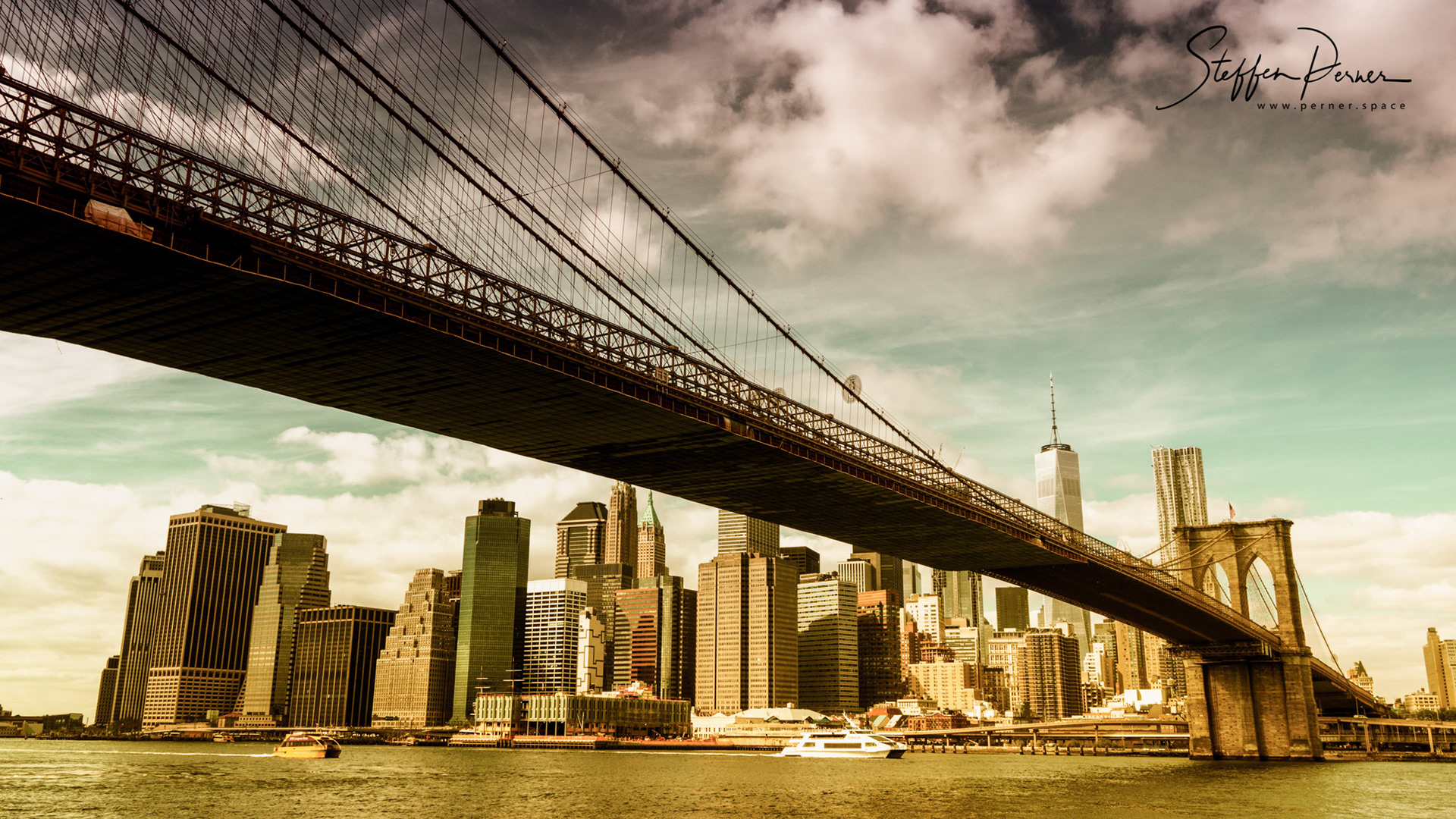 Brooklyn Bridge , New York