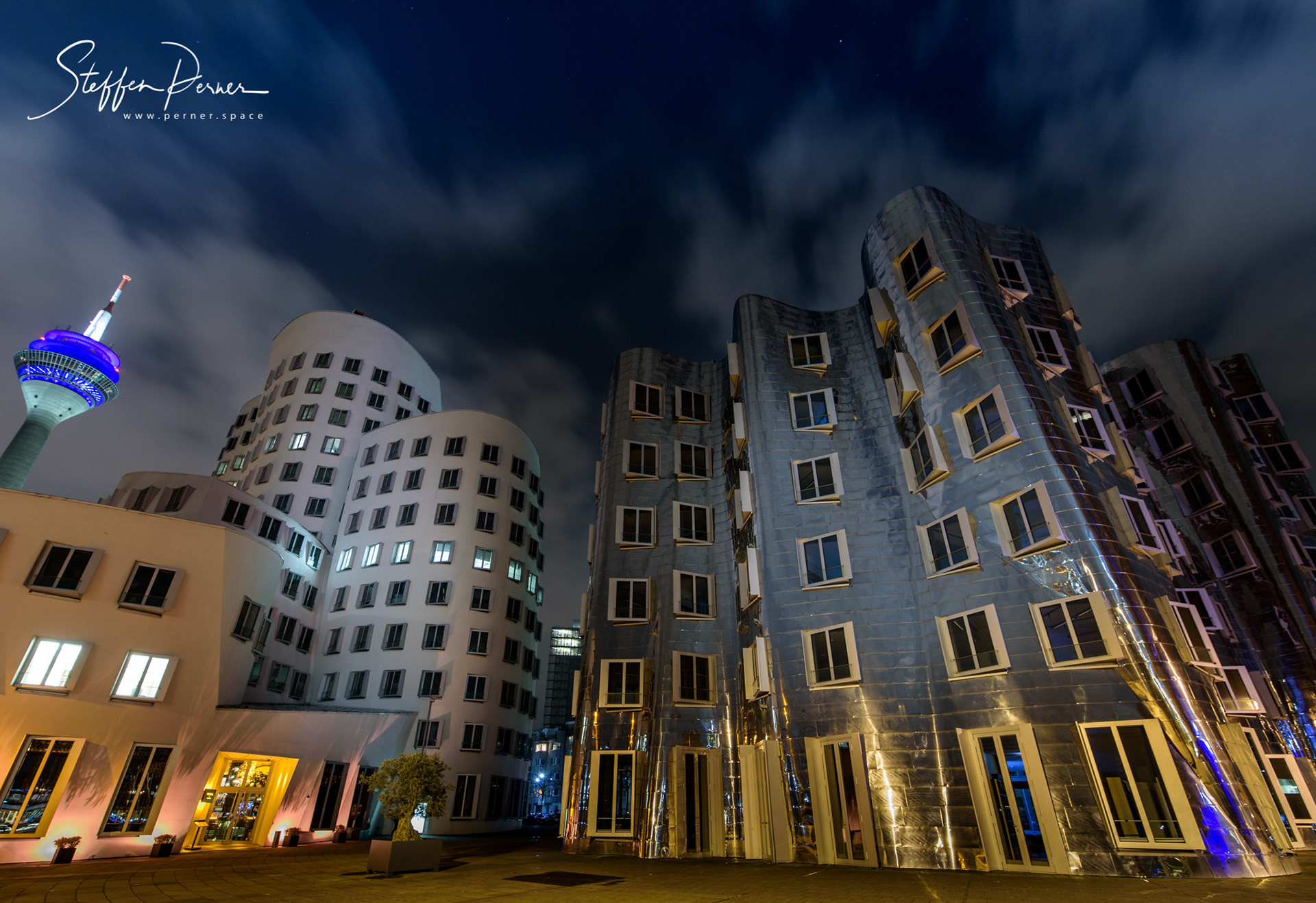 Gehry Buildings, Düsseldorf, Germany