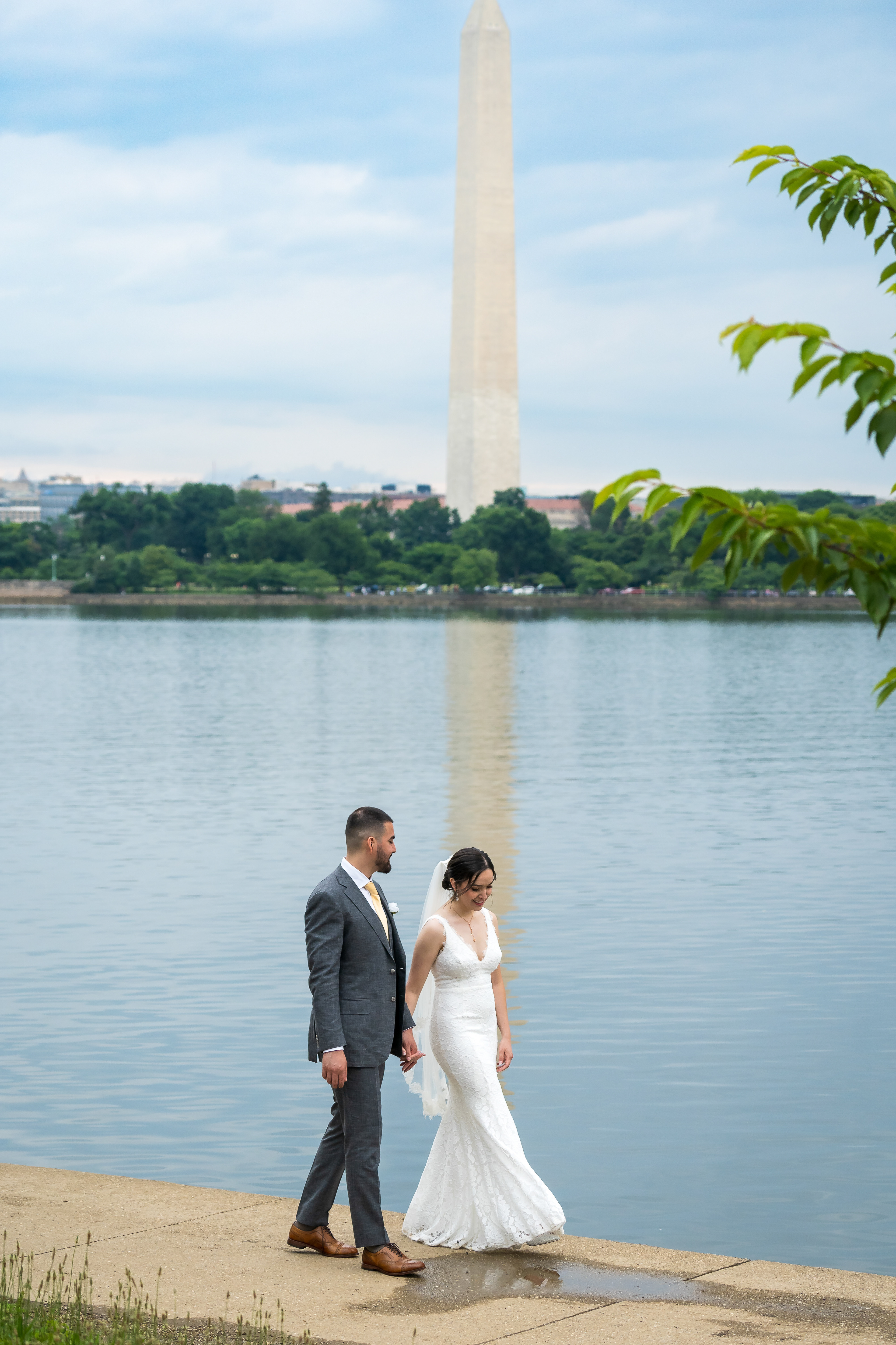 Bridal portrait at the Tidal Basin