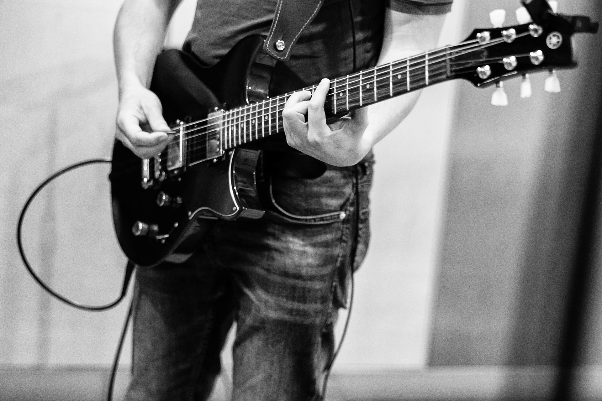 Paper Knife im Studio