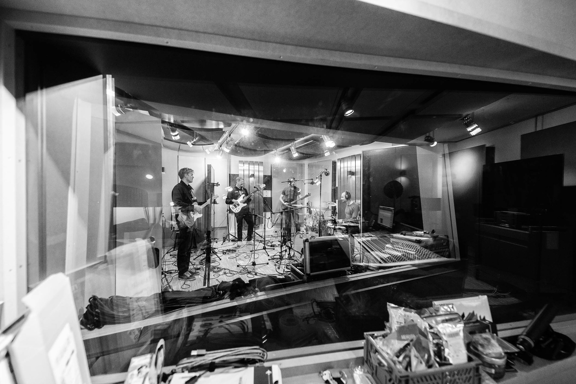 Paper Knife im Studio